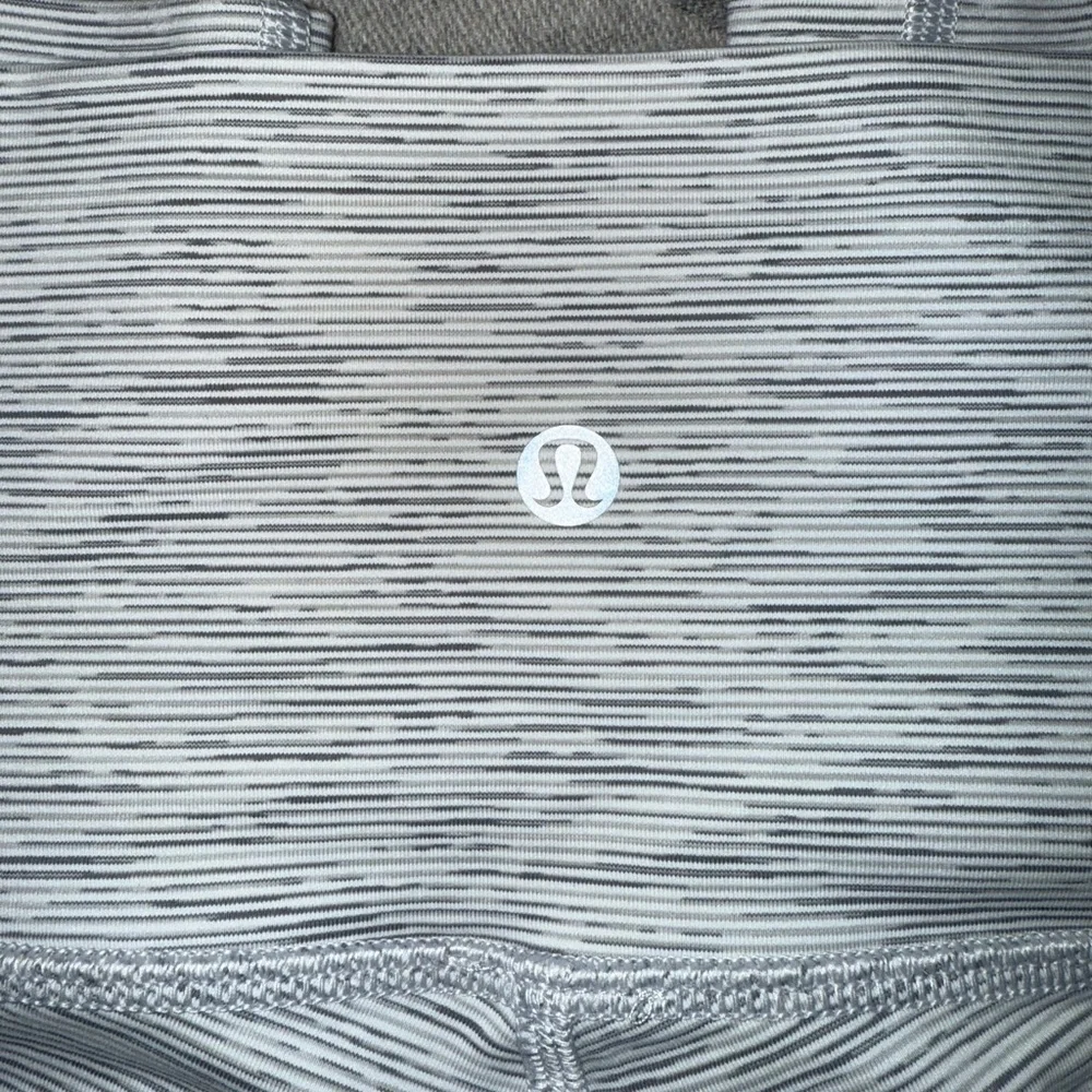 Lululemon Wunder Under Luxtreme 28, size 6 - Picture 11 of 13